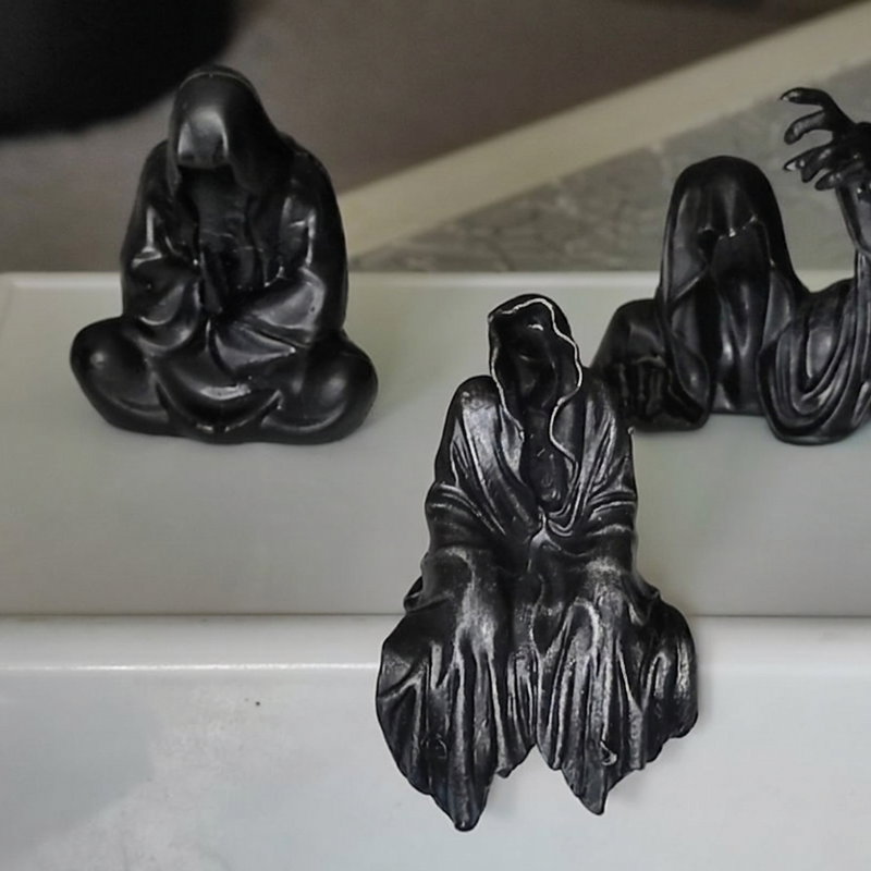 Grim Reaper Rocking Chair Figurine Cute Gothic Mini Statue For Car Dashboard Bookshelf, Desk & Home Decor Funny Resin Shelf Sitter Gothic Decoration