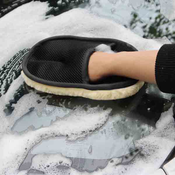 1pc Of Microfiber Artificial Wool Washing Gloves(Assorted Colours) For Car / Bike